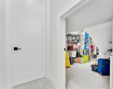 10468 Sw 32nd Avenue - Photo Thumbnail 18