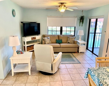 19505 Quesada Avenue - Photo Thumbnail 4
