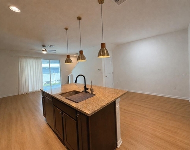 8653 Palmer Park Circle - Photo Thumbnail 4