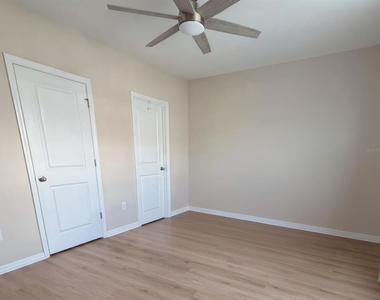 8653 Palmer Park Circle - Photo Thumbnail 8