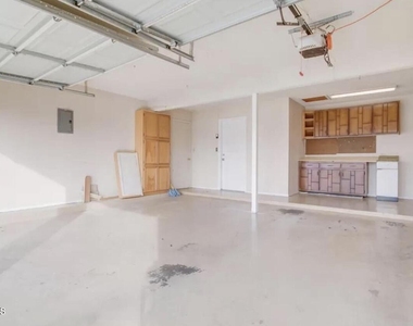 1718 Russ Randall Street - Photo Thumbnail 10
