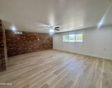 4128 Perth Drive - Photo Thumbnail 8