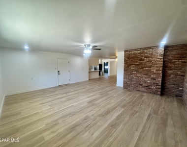 4128 Perth Drive - Photo Thumbnail 9