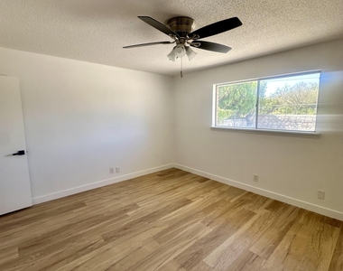 4128 Perth Drive - Photo Thumbnail 17