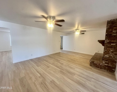 4128 Perth Drive - Photo Thumbnail 5