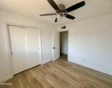 4128 Perth Drive - Photo Thumbnail 15