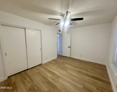 4128 Perth Drive - Photo Thumbnail 12