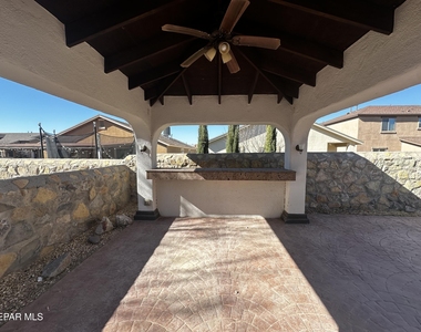 2405 Sparrow Point Street - Photo Thumbnail 19