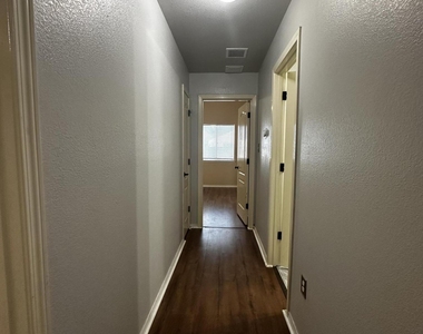 2405 Sparrow Point Street - Photo Thumbnail 9