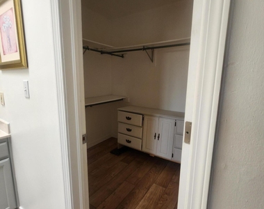 9008 Turrentine Drive - Photo Thumbnail 41