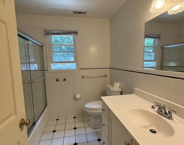 36 Nicholas Avenue - Photo Thumbnail 13