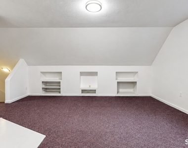 21 Parmalee Avenue - Photo Thumbnail 12