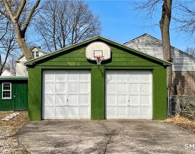 21 Parmalee Avenue - Photo Thumbnail 16