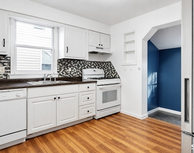 21 Parmalee Avenue - Photo Thumbnail 1