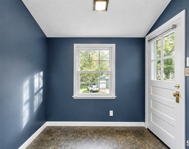 21 Parmalee Avenue - Photo Thumbnail 3
