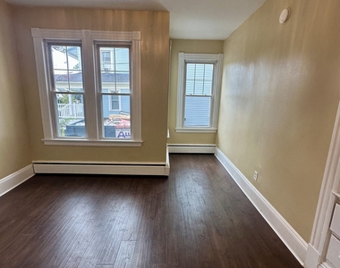 134 Queen Street - Photo Thumbnail 6