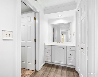 7 Cottonwood Drive - Photo Thumbnail 2