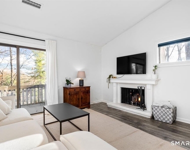 7 Cottonwood Drive - Photo Thumbnail 8