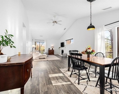 7 Cottonwood Drive - Photo Thumbnail 2