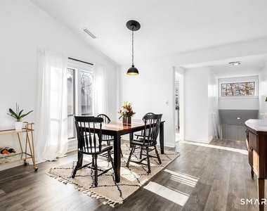 7 Cottonwood Drive - Photo Thumbnail 6