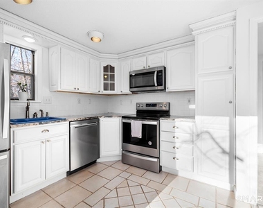 7 Cottonwood Drive - Photo Thumbnail 4