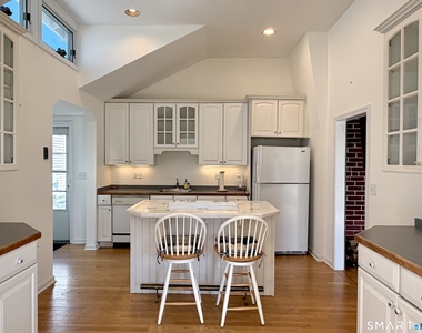 20 Norwalk Avenue - Photo Thumbnail 16
