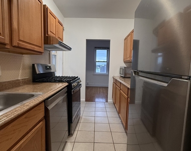 70 Strawberry Hill Avenue - Photo Thumbnail 10