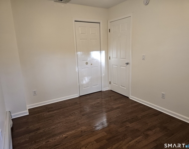 48-c Morgan Avenue - Photo Thumbnail 5