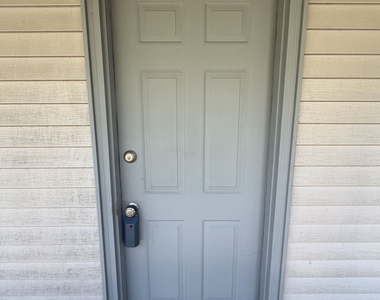 17 Farmington Avenue - Photo Thumbnail 18
