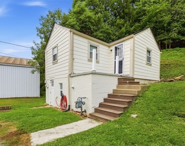 424 Glenfield Road - Photo Thumbnail 1