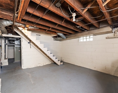 318 Sprott Way - Photo Thumbnail 29