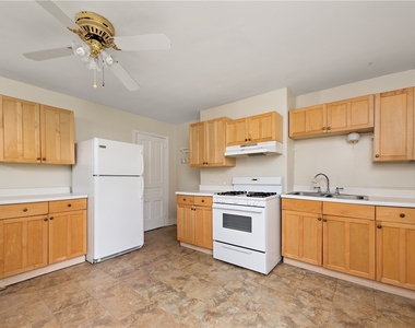 318 Sprott Way - Photo Thumbnail 11