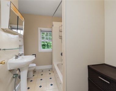 318 Sprott Way - Photo Thumbnail 22