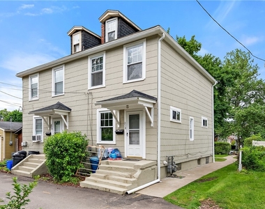 318 Sprott Way - Photo Thumbnail 1