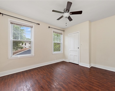 318 Sprott Way - Photo Thumbnail 21