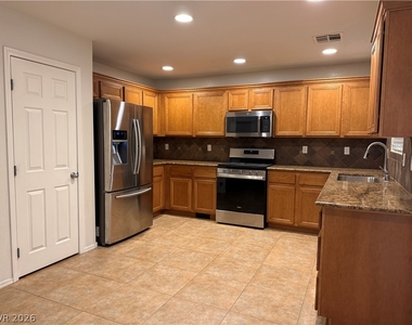 9938 Copano Bay Avenue - Photo Thumbnail 8