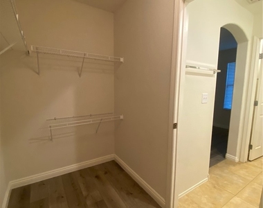 9938 Copano Bay Avenue - Photo Thumbnail 7