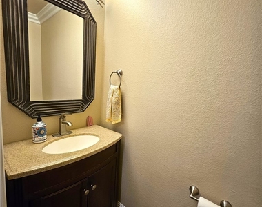 432 Winthrop Place - Photo Thumbnail 27