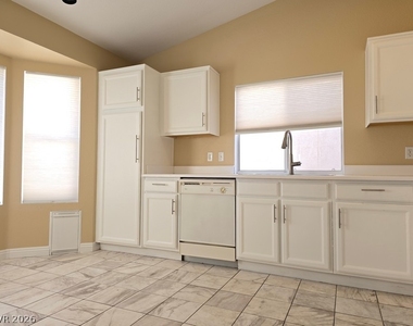 7217 Sun Cove Circle - Photo Thumbnail 6