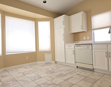 7217 Sun Cove Circle - Photo Thumbnail 7