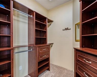 724 Pinnacle Heights Lane - Photo Thumbnail 39