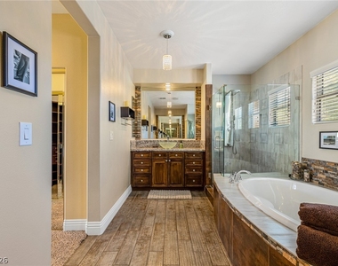 724 Pinnacle Heights Lane - Photo Thumbnail 35