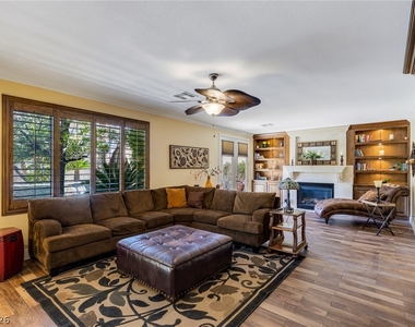 724 Pinnacle Heights Lane - Photo Thumbnail 11