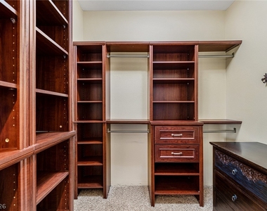 724 Pinnacle Heights Lane - Photo Thumbnail 40