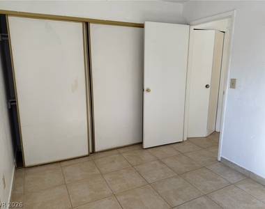 440 Elm Drive - Photo Thumbnail 7