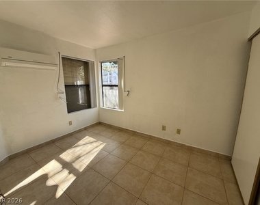 440 Elm Drive - Photo Thumbnail 6