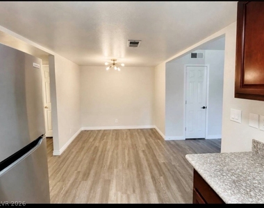 5260 River Glen Drive - Photo Thumbnail 10