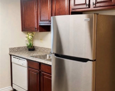 5260 River Glen Drive - Photo Thumbnail 7