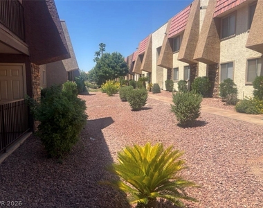 5260 River Glen Drive - Photo Thumbnail 16