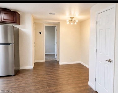 5260 River Glen Drive - Photo Thumbnail 13